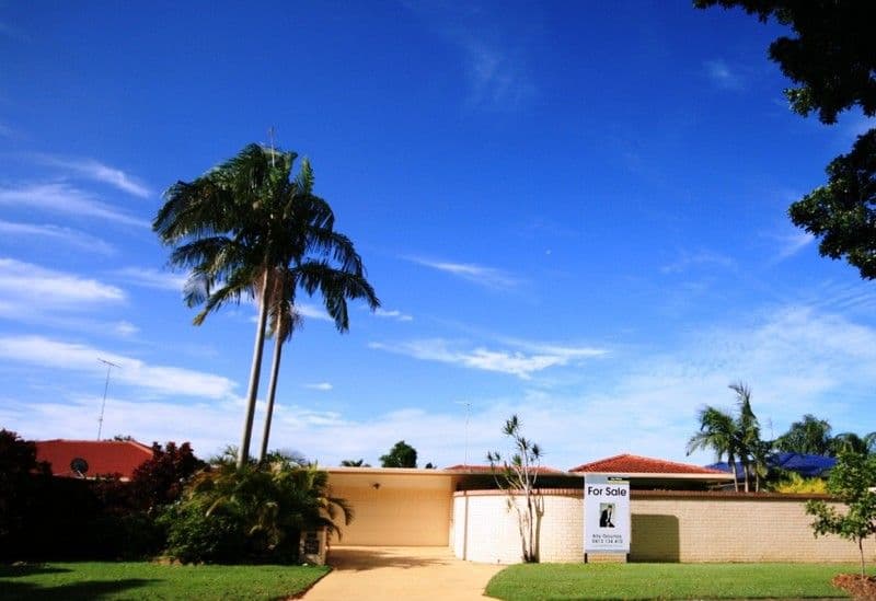 18 Cypress Drive, BROADBEACH WATERS QLD 4218, Broadbeach Waters - Thumbnail 2