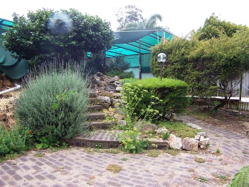 17 Bridgwood Road, LESMURDIE WA 6076, Lesmurdie - Thumbnail 4