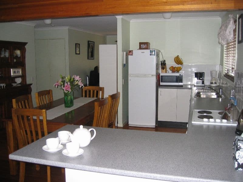 12 Tabulam Drive, FERNY HILLS QLD 4055, Ferny Hills - Thumbnail 2