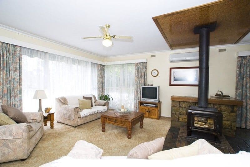 19  LEE ANN Crescent, CROYDON VIC 3136, Croydon - Thumbnail 2
