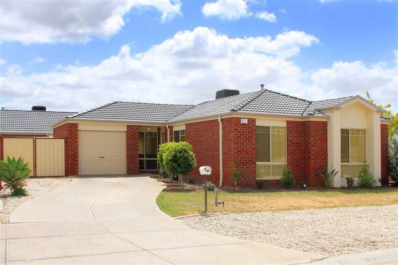 2 Sunrise Drive, HILLSIDE VIC 3037, Hillside - Thumbnail 2