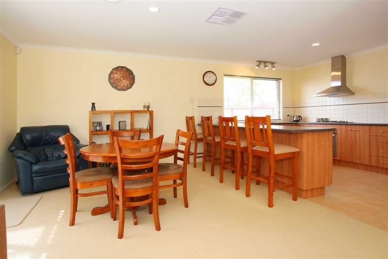 2 Sunrise Drive, HILLSIDE VIC 3037, Hillside - Thumbnail 3