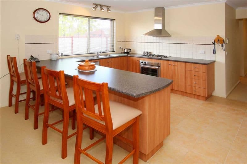 2 Sunrise Drive, HILLSIDE VIC 3037, Hillside - Thumbnail 4