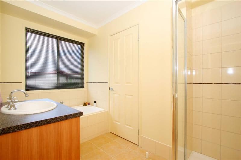 2 Sunrise Drive, HILLSIDE VIC 3037, Hillside - Thumbnail 8
