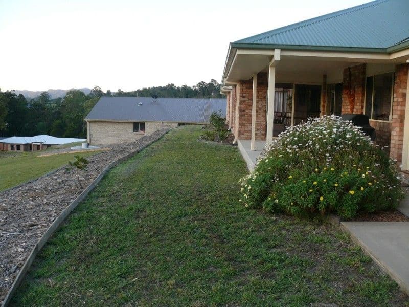 21 Mountain View Crescent, MOUNT NATHAN QLD 4211, Mount Nathan - Thumbnail 2