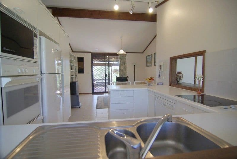 24 Gorge Road, BELLEVUE HEIGHTS SA 5050, Bellevue Heights - Thumbnail 6