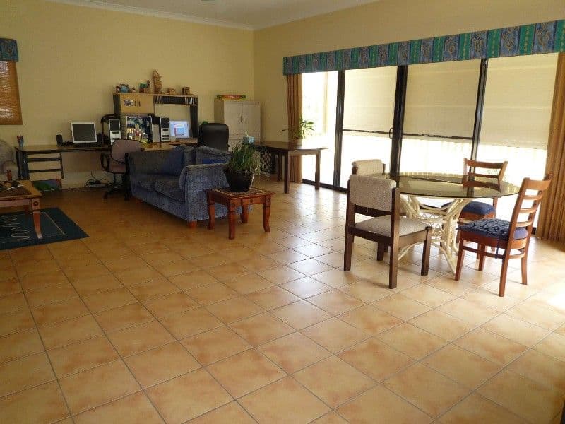 70 Ingles Circuit, ARUNDEL QLD 4214, Arundel - Thumbnail 4