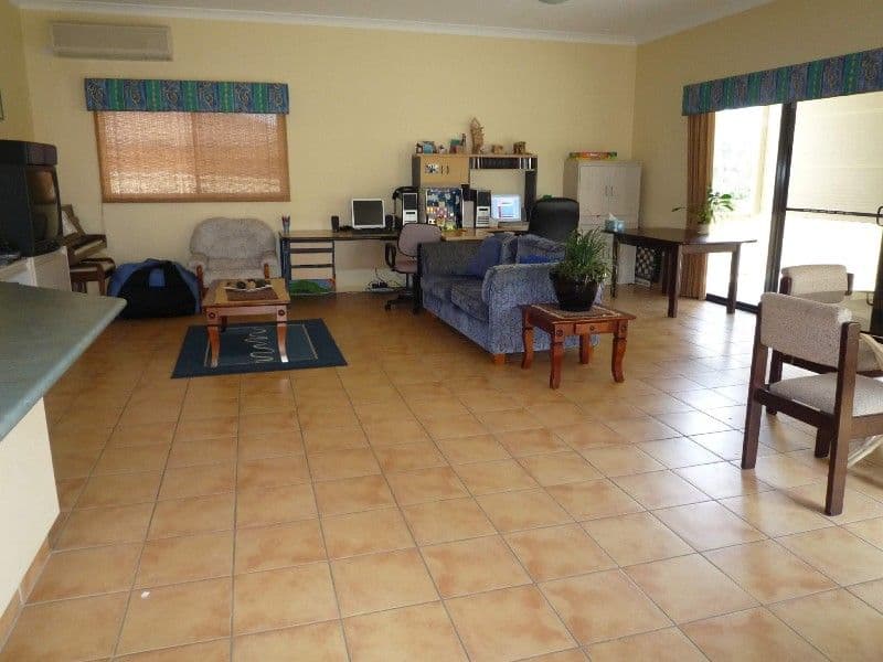 70 Ingles Circuit, ARUNDEL QLD 4214, Arundel - Thumbnail 5