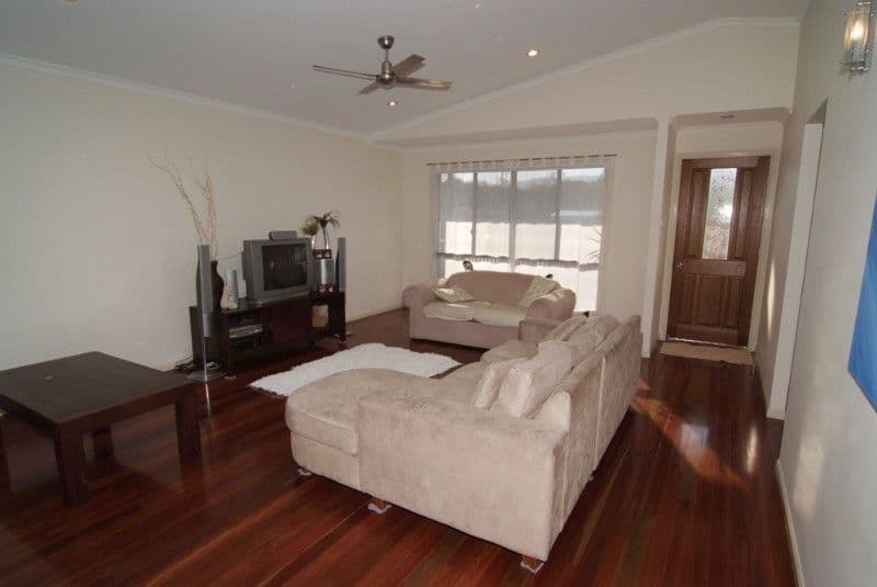 122 Shute Harbour Road, CANNONVALE QLD 4802, Cannonvale - Thumbnail 4