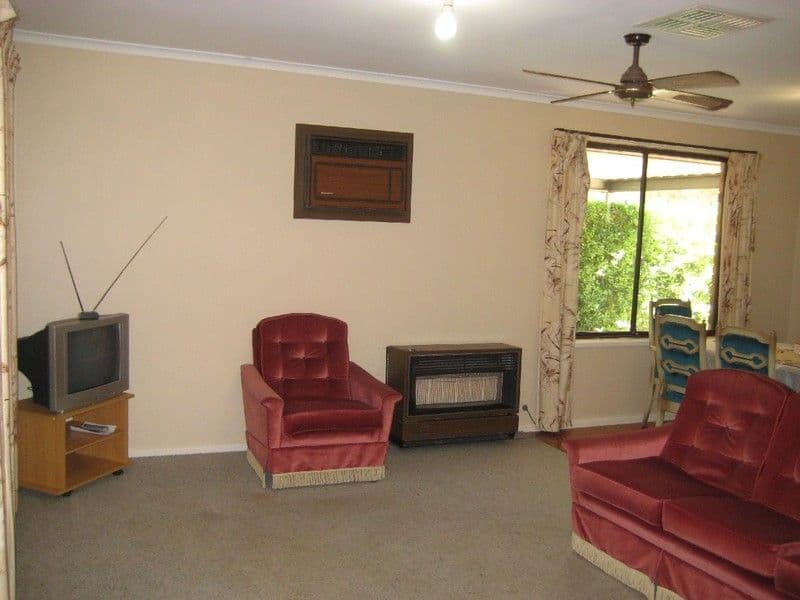 43 Nilpena Court, CRAIGMORE SA 5114, Craigmore - Thumbnail 2