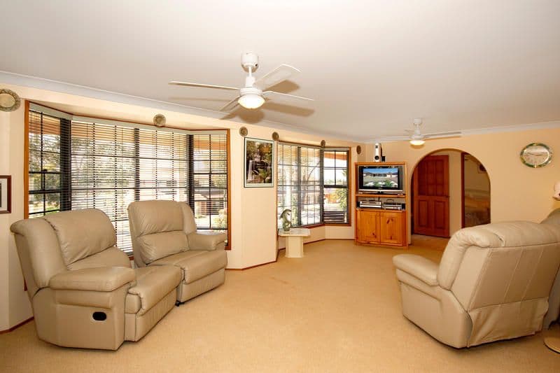 92 Albatross Circuit, WORONORA HEIGHTS NSW 2233, Woronora Heights - Thumbnail 3