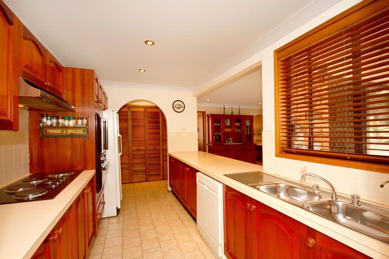 92 Albatross Circuit, WORONORA HEIGHTS NSW 2233, Woronora Heights - Thumbnail 7