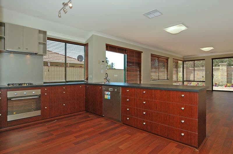 61 Courtland Crescent, REDCLIFFE WA 6104, Redcliffe - Thumbnail 2