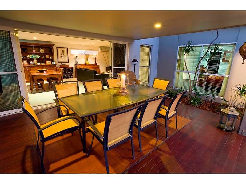 5 Hillview Crescent, LITTLE MOUNTAIN QLD 4551, Little Mountain - Thumbnail 2