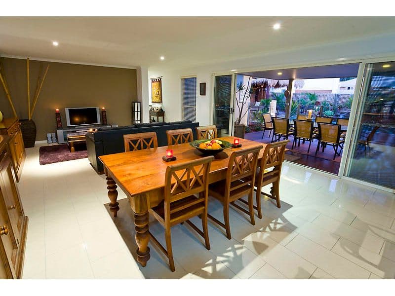5 Hillview Crescent, LITTLE MOUNTAIN QLD 4551, Little Mountain - Thumbnail 3