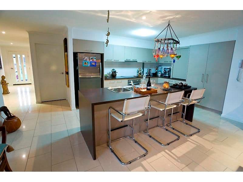 5 Hillview Crescent, LITTLE MOUNTAIN QLD 4551, Little Mountain - Thumbnail 6