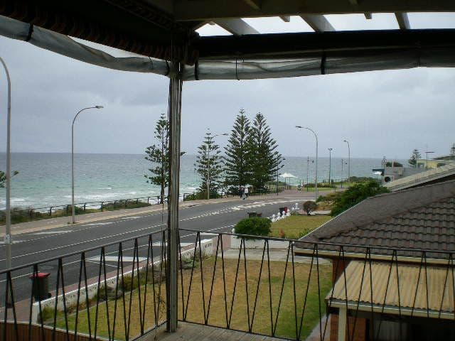 35a Esplanade, CHRISTIES BEACH SA 5165, Christies Beach - Image 1