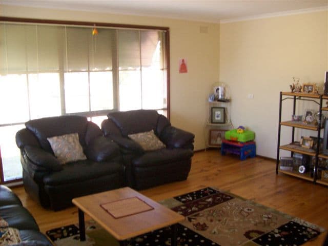 73 Langdon Crescent, CRAIGIEBURN VIC 3064, Craigieburn - Thumbnail 2