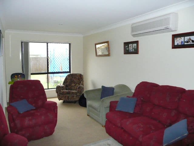 8 Stokes Street, PACIFIC PINES QLD 4211, Pacific Pines - Thumbnail 2