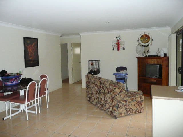 8 Stokes Street, PACIFIC PINES QLD 4211, Pacific Pines - Thumbnail 3