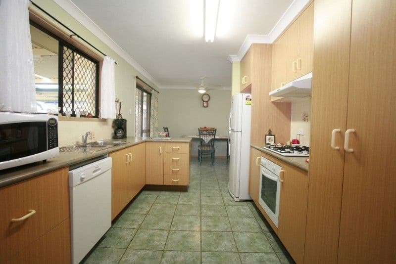 320 Pinnacle Drive, RASMUSSEN QLD 4815, Rasmussen - Thumbnail 3