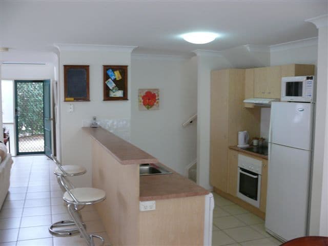 16 Hialeah Crescent, HELENSVALE QLD 4212, Helensvale - Thumbnail 5