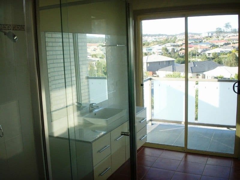 8 Angourie Crescent, PACIFIC PINES QLD 4211, Pacific Pines - Thumbnail 3