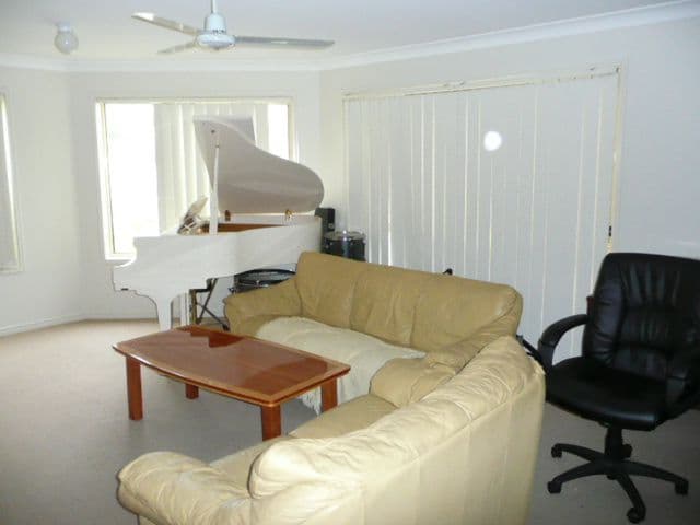 35 Rivermeadows Drive, UPPER COOMERA QLD 4209, Upper Coomera - Thumbnail 2