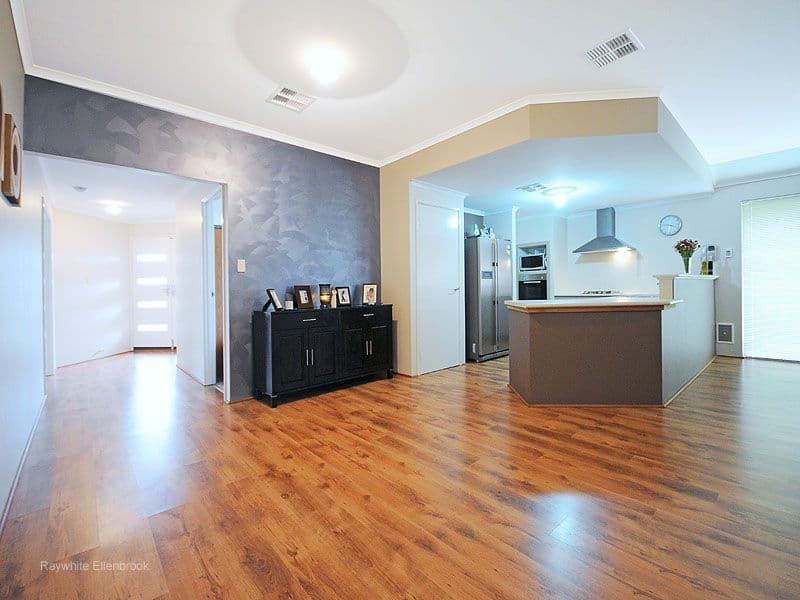 16 Whitehart Entrance, AVELEY WA 6069, Aveley - Thumbnail 2