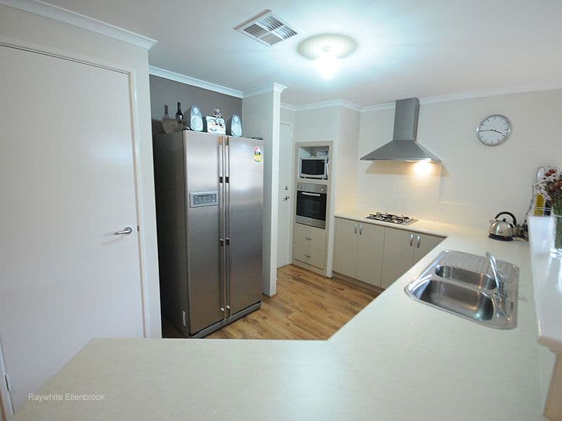 16 Whitehart Entrance, AVELEY WA 6069, Aveley - Thumbnail 3