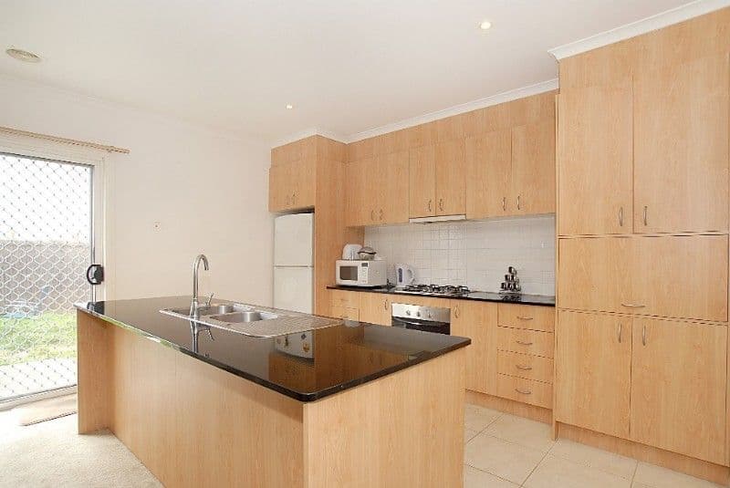 103 Sovereign Manors Crescent, ROWVILLE VIC 3178, Rowville - Thumbnail 2