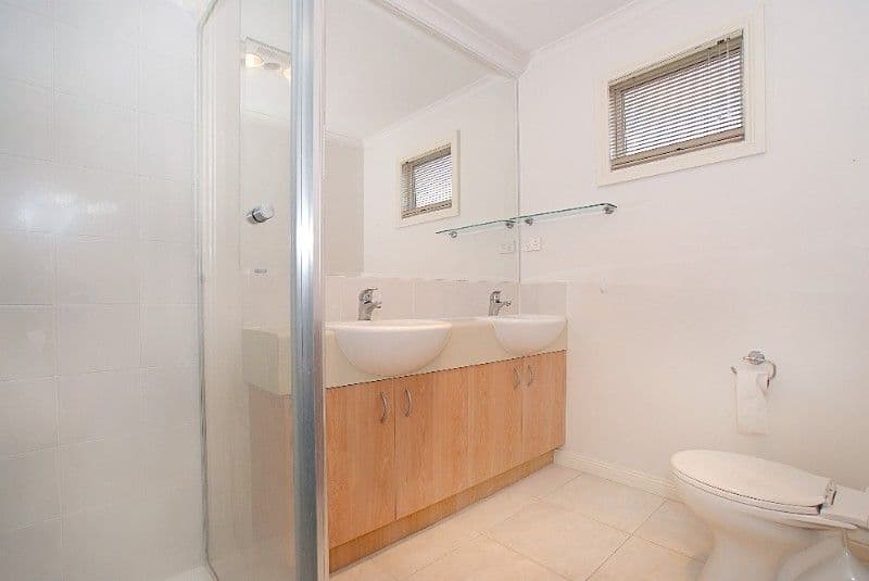103 Sovereign Manors Crescent, ROWVILLE VIC 3178, Rowville - Thumbnail 3