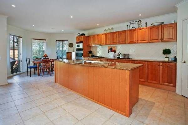 17 Lascelles Place, HIGHTON VIC 3216, Highton - Thumbnail 2