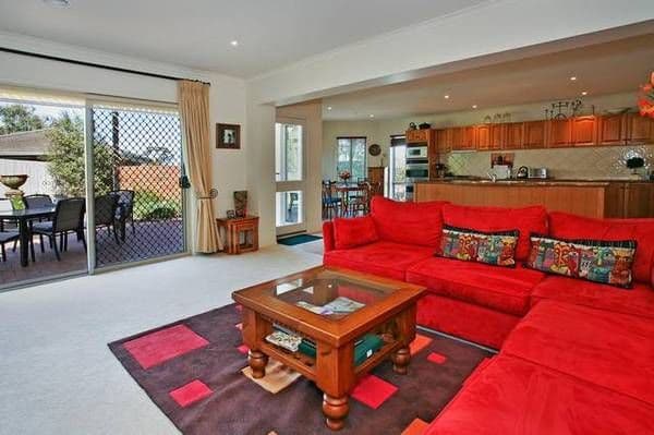 17 Lascelles Place, HIGHTON VIC 3216, Highton - Thumbnail 3
