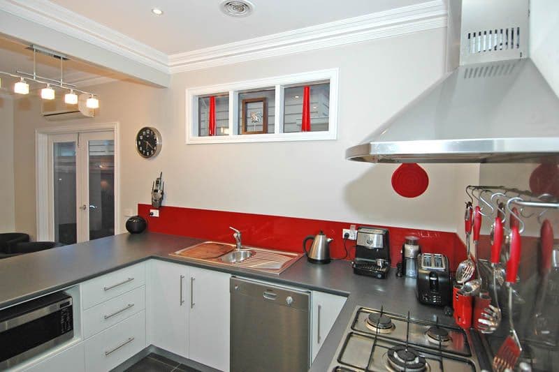 24 Breakwater Road, EAST GEELONG VIC 3219, East Geelong - Thumbnail 2