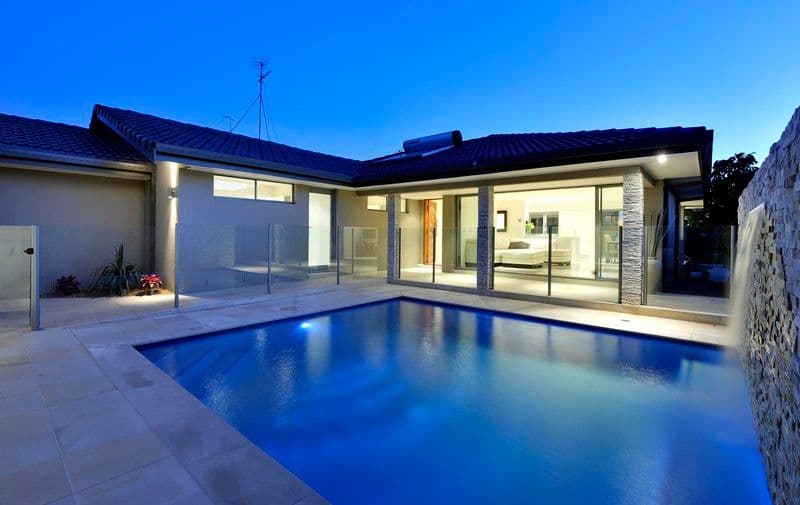 7 River Crescent, BROADBEACH WATERS QLD 4218, Broadbeach Waters - Image 1