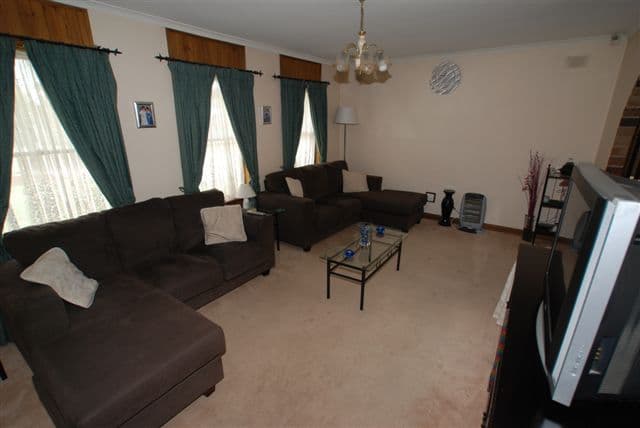8 Wynn Vale Drive, GULFVIEW HEIGHTS SA 5096, Gulfview Heights - Thumbnail 2