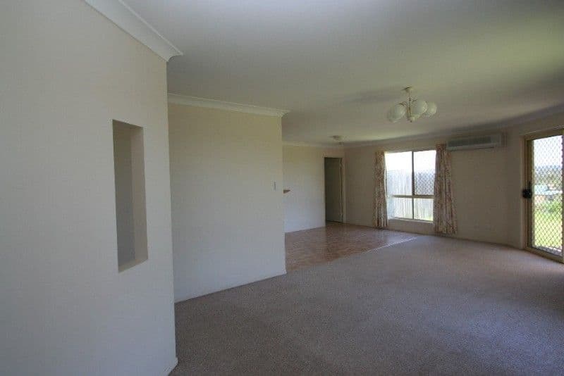54 Cowra Street, TANAH MERAH QLD 4128, Tanah Merah - Thumbnail 7
