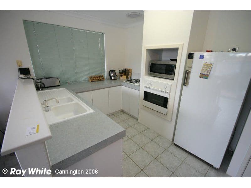 1 Weetman Cove, CANNINGTON WA 6107, Cannington - Thumbnail 2
