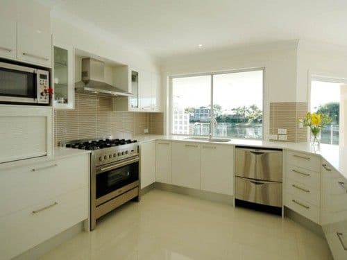 10 Montego Crescent, MERMAID WATERS QLD 4218, Mermaid Waters - Thumbnail 6