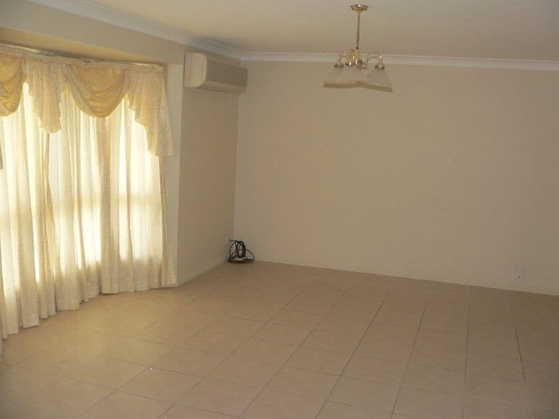 2 Bandicoot Crescent, DOOLANDELLA QLD 4077, Doolandella - Thumbnail 2