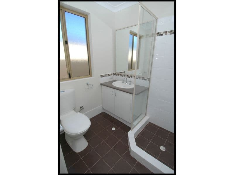 11 Clarence Road, ARMADALE WA 6112, Armadale - Thumbnail 3