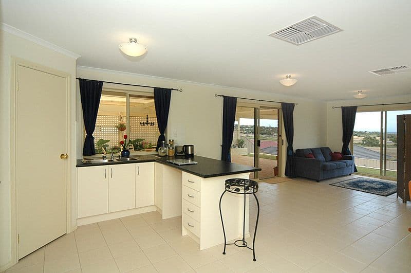 8 Horizon Avenue, SEAFORD RISE SA 5169, Seaford Rise - Thumbnail 5