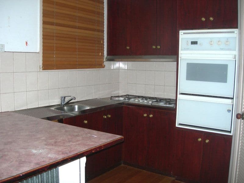 11 Glamis Place, MELTON WEST VIC 3337, Melton West - Thumbnail 2