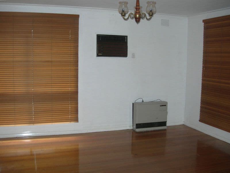 11 Glamis Place, MELTON WEST VIC 3337, Melton West - Thumbnail 3