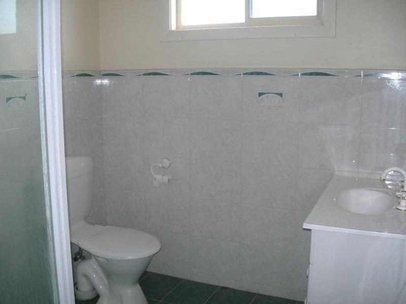 11 Glamis Place, MELTON WEST VIC 3337, Melton West - Thumbnail 4