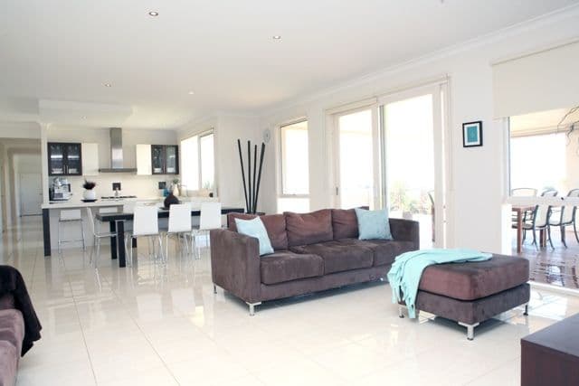 27 Fitzgibbon Lane, WARRNAMBOOL VIC 3280, Warrnambool - Thumbnail 3