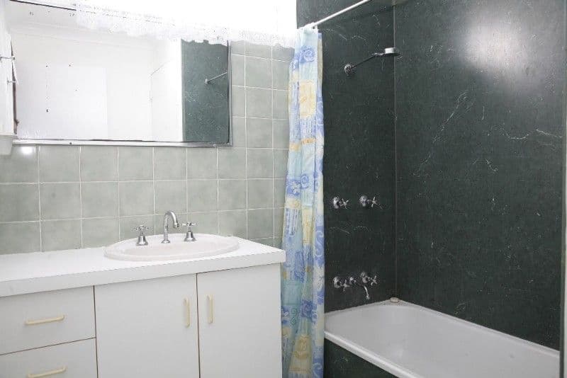 2 Opal Court, KELSO QLD 4815, Kelso - Thumbnail 6
