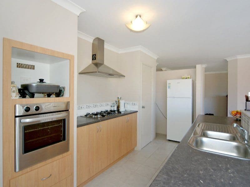 4/10-12 Jennifer Avenue, Runaway Bay, QLD, 4216, Runaway Bay - Thumbnail 2