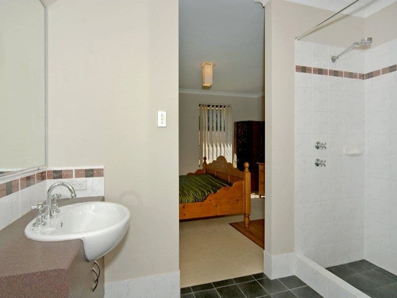 4/10-12 Jennifer Avenue, Runaway Bay, QLD, 4216, Runaway Bay - Thumbnail 7